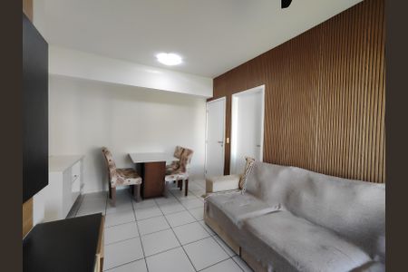 Apartamento à venda com 75m², 2 quartos e 1 vaga Apartamento à venda com 75m², 2 quartos e 1 vagaSala