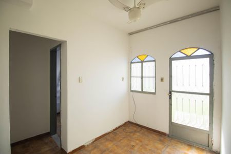 Sala de casa para alugar com 3 quartos, 66m² em Boa Vista, São Gonçalo