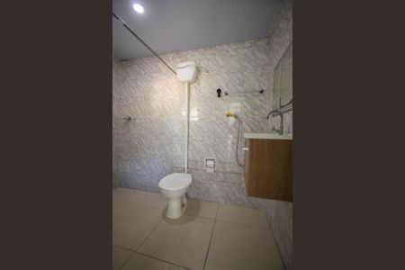 Casa para alugar com 66m², 3 quartos e sem vagaBanheiro