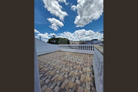 Casa à venda com 3 quartos, 130m² em Jardim das Imbuias, São Paulo