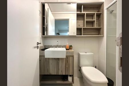 Apartamento para alugar com 80m², 2 quartos e 2 vagasBanheiro suíte 