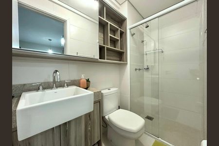 Apartamento para alugar com 80m², 2 quartos e 2 vagasBanheiro suíte 