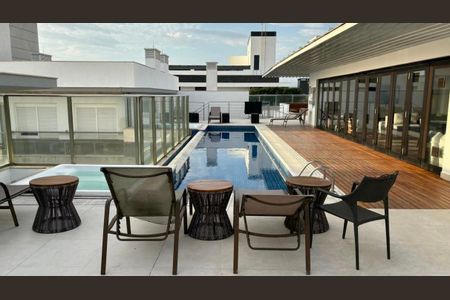 Apartamento para alugar com 80m², 2 quartos e 2 vagasÁrea comum - Piscina