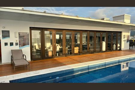 Apartamento para alugar com 80m², 2 quartos e 2 vagasÁrea comum - Salão de festas