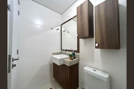 Apartamento para alugar com 80m², 2 quartos e 2 vagasBanheiro social 