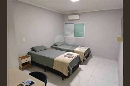 Casa à venda com 3 quartos, 450m² em Interlagos, São Paulo