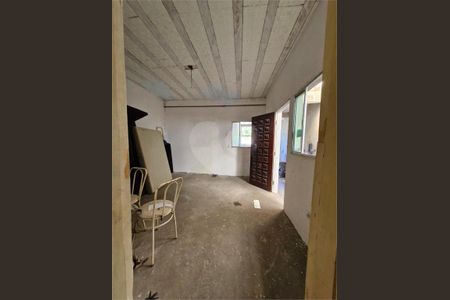 Casa à venda com 1 quarto, 100m² em Jardim Guanhembu, São Paulo