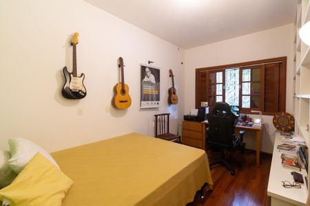 Casa à venda com 420m², 4 quartos e 5 vagasQuarto 4 - Suíte