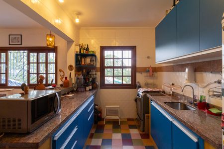 Casa à venda com 420m², 4 quartos e 5 vagasCozinha gourmet