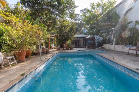 Casa à venda com 420m², 4 quartos e 5 vagasÁrea de lazer