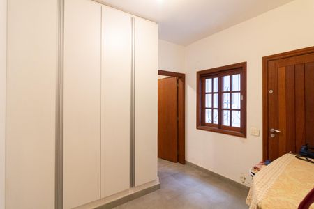 Casa à venda com 420m², 4 quartos e 5 vagasQuarto 3 - Suíte