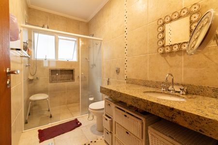 Casa à venda com 420m², 4 quartos e 5 vagasBanheiro 1