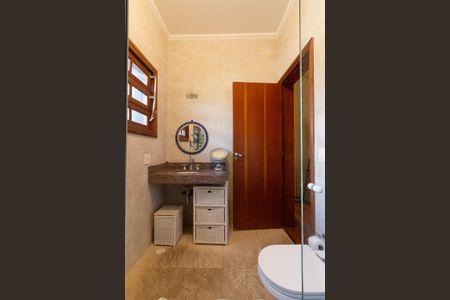 Casa à venda com 420m², 4 quartos e 5 vagasBanheiro 2