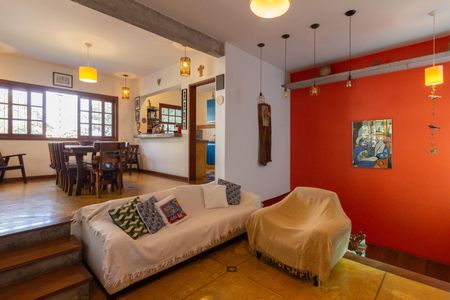 Casa à venda com 420m², 4 quartos e 5 vagasSala