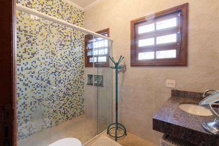 Casa à venda com 420m², 4 quartos e 5 vagasBanheiro 2