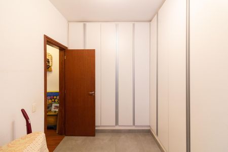 Casa à venda com 420m², 4 quartos e 5 vagasQuarto 3 - Suíte