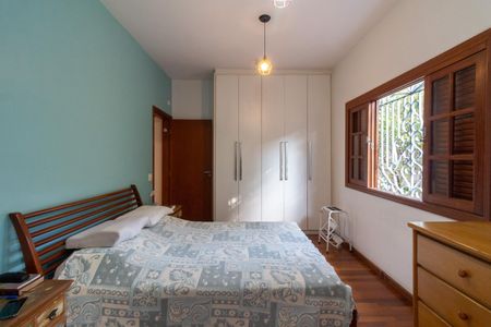 Casa à venda com 420m², 4 quartos e 5 vagasQuarto 1 - Suíte