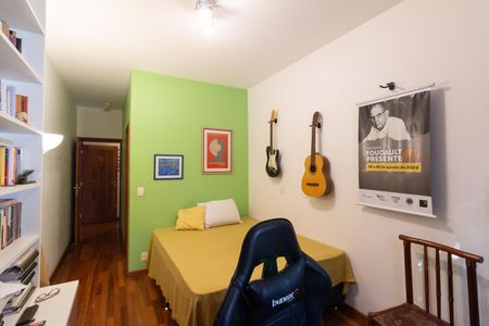 Casa à venda com 420m², 4 quartos e 5 vagasQuarto 4 - Suíte