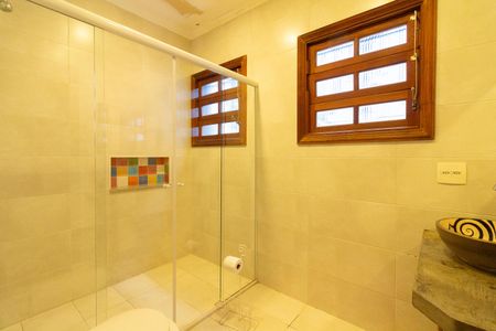 Casa à venda com 420m², 4 quartos e 5 vagasBanheiro 4