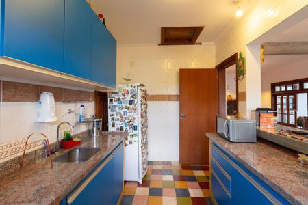 Casa à venda com 420m², 4 quartos e 5 vagasCozinha gourmet