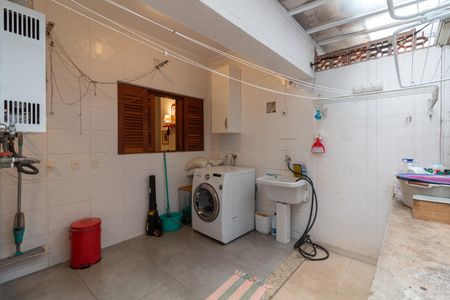 Casa à venda com 420m², 4 quartos e 5 vagasÁrea de Serviço