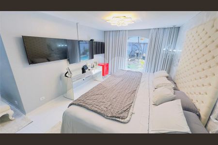 Casa à venda com 4 quartos, 500m² em Jardim Santa Helena, São Paulo