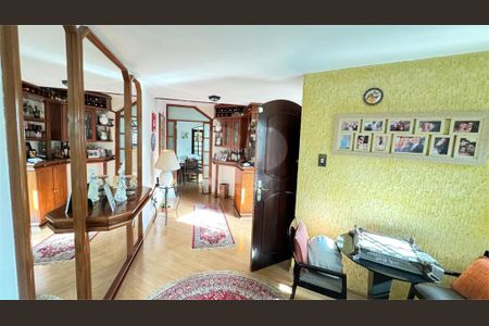 Casa à venda com 3 quartos, 137m² em Vila Campo Grande, São Paulo