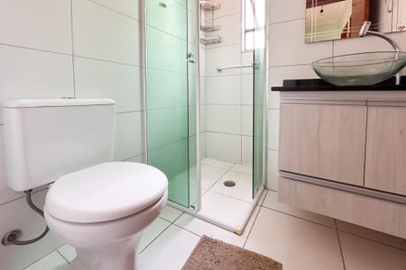 Apartamento à venda com 69m², 2 quartos e 2 vagasBanheiro Social