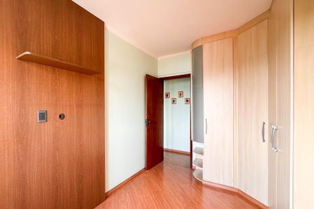 Apartamento à venda com 69m², 2 quartos e 2 vagasQuarto 2