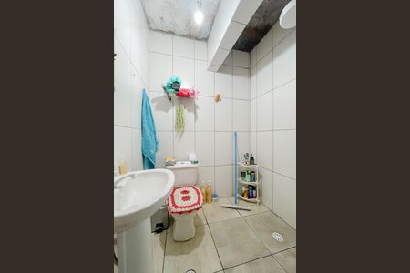 Banheiro de casa à venda com 1 quarto, 500m² em São Pedro, Osasco