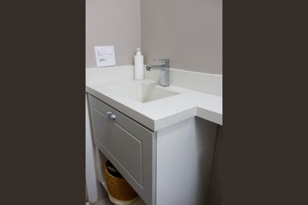 Apartamento à venda com 48m², 2 quartos e 1 vaga Apartamento à venda com 48m², 2 quartos e 1 vagaBanheiro