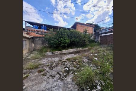 Casa à venda com 77m², 1 quarto e 6 vagas