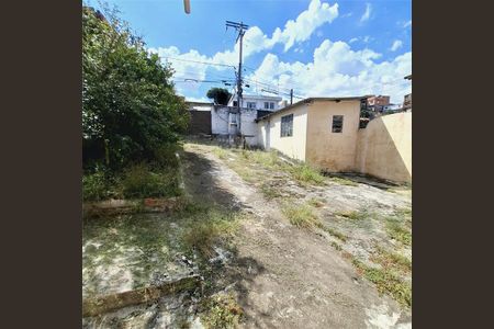 Casa à venda com 77m², 1 quarto e 6 vagas