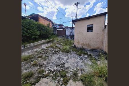 Casa à venda com 77m², 1 quarto e 6 vagas