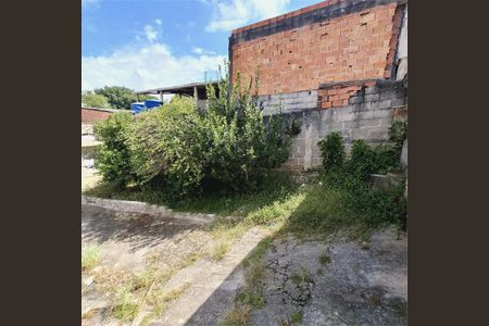 Casa à venda com 77m², 1 quarto e 6 vagas