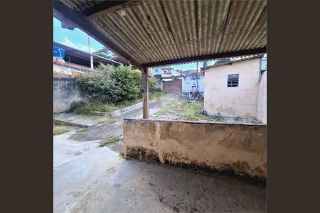 Casa à venda com 77m², 1 quarto e 6 vagas