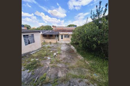 Casa à venda com 77m², 1 quarto e 6 vagas