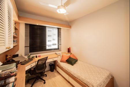 Apartamento à venda com 115m², 4 quartos e 3 vagasQuarto 2