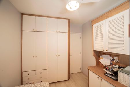 Apartamento à venda com 115m², 4 quartos e 3 vagasQuarto 2