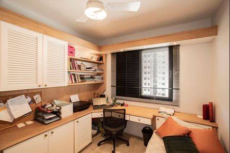 Apartamento à venda com 115m², 4 quartos e 3 vagasQuarto 2