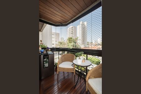 Apartamento à venda com 115m², 4 quartos e 3 vagasVaranda