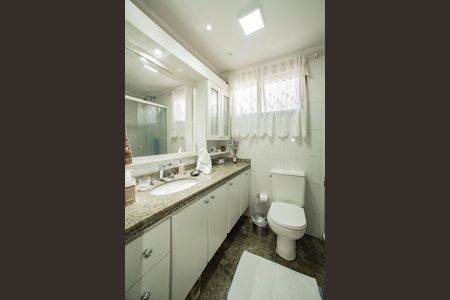 Apartamento à venda com 115m², 4 quartos e 3 vagasBanheiro da Suíte