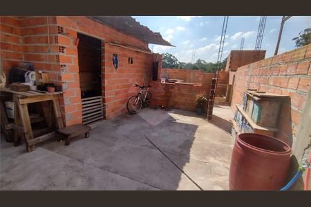 Casa à venda com 1 quarto, 170m² em Jardim Castro Alves, São Paulo