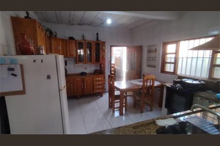 Casa à venda com 1 quarto, 170m² em Jardim Castro Alves, São Paulo