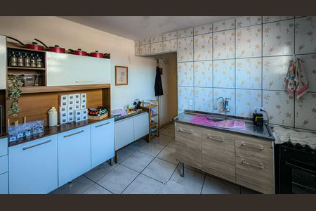 Casa à venda com 900m², 3 quartos e 4 vagas Casa à venda com 900m², 3 quartos e 4 vagasCasa 1