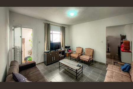 Casa à venda com 900m², 3 quartos e 4 vagas Casa à venda com 900m², 3 quartos e 4 vagasCasa 2