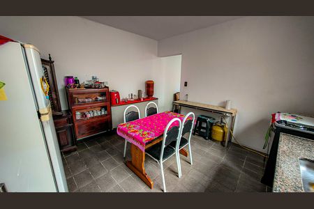 Casa à venda com 900m², 3 quartos e 4 vagas Casa à venda com 900m², 3 quartos e 4 vagasCasa 2