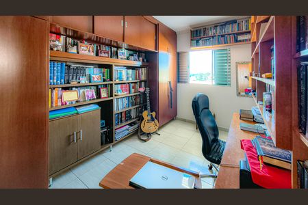 Casa à venda com 900m², 3 quartos e 4 vagas Casa à venda com 900m², 3 quartos e 4 vagasSuíte 1