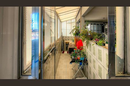 Casa à venda com 900m², 3 quartos e 4 vagas Casa à venda com 900m², 3 quartos e 4 vagasÁrea de Serviço
