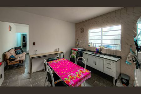 Casa à venda com 900m², 3 quartos e 4 vagas Casa à venda com 900m², 3 quartos e 4 vagasCasa 2